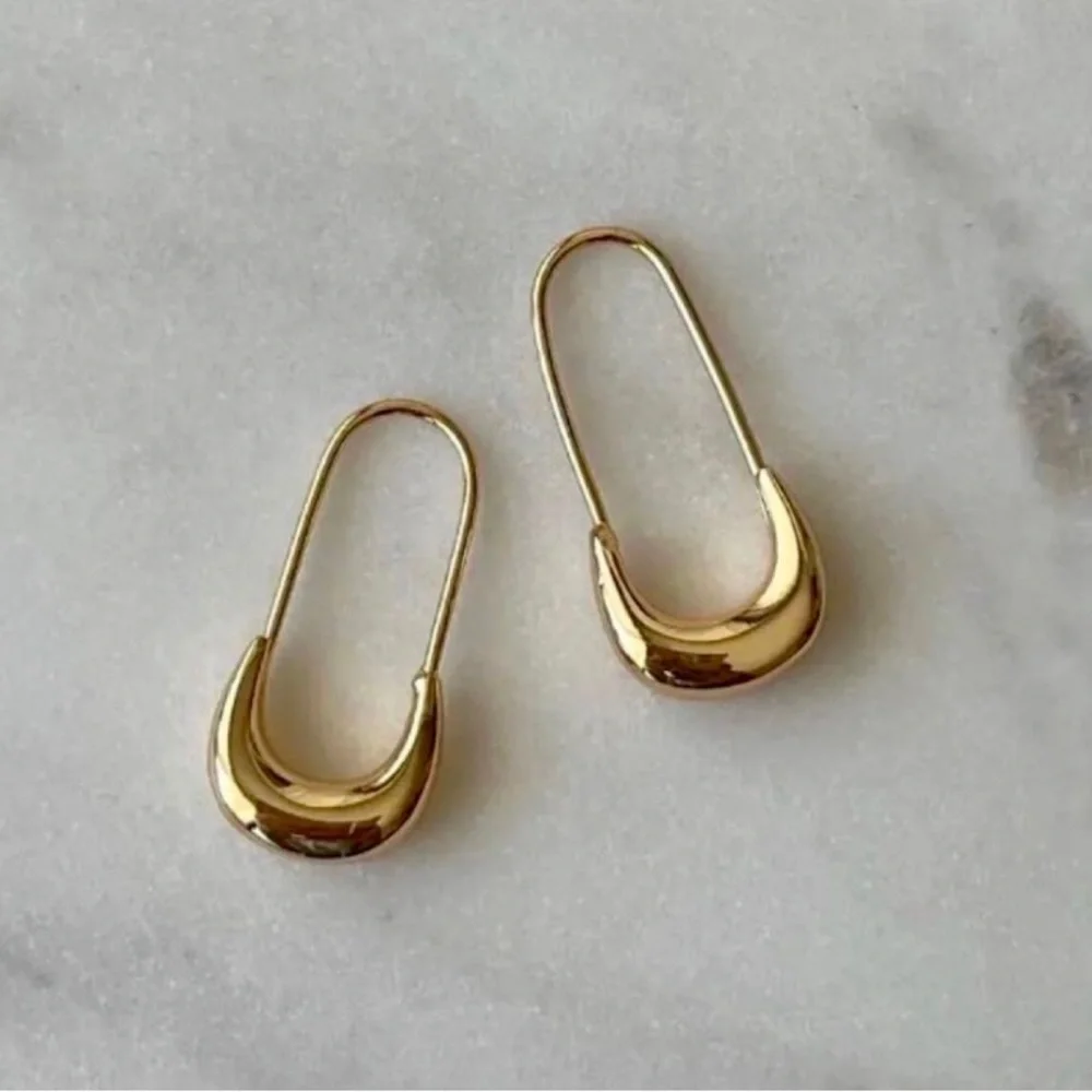 Gold Earrings - Picture 1 of 3